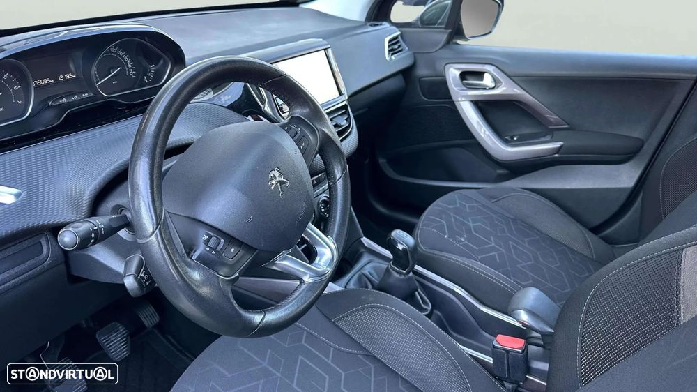 Peugeot 2008 1.2 PureTech Allure - 15