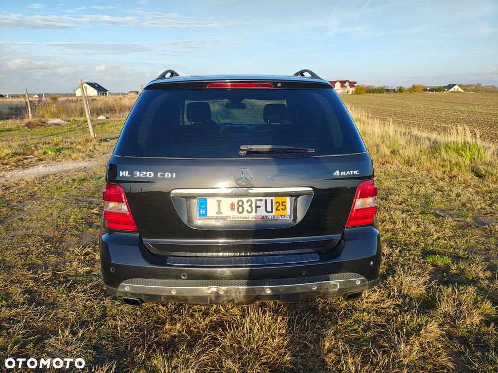 Mercedes-Benz ML - 21