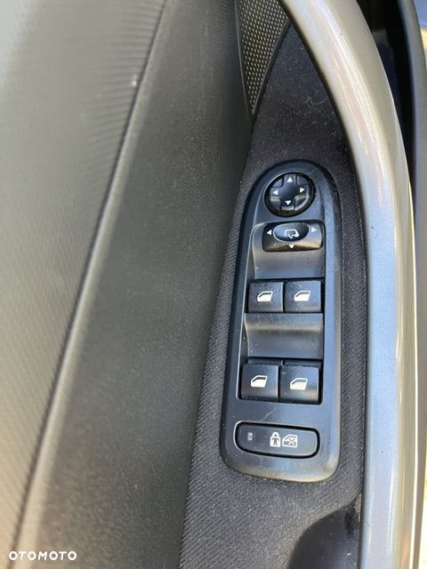 Peugeot 308 1.6 Premium - 23