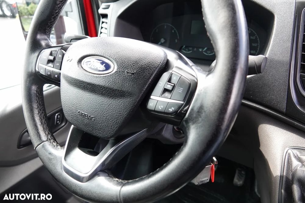 Ford TRANSIT 350 / PLATFORMĂ / MANUALĂ / 3 LOCURI / MASĂ NETĂ 3500 KG / - 30