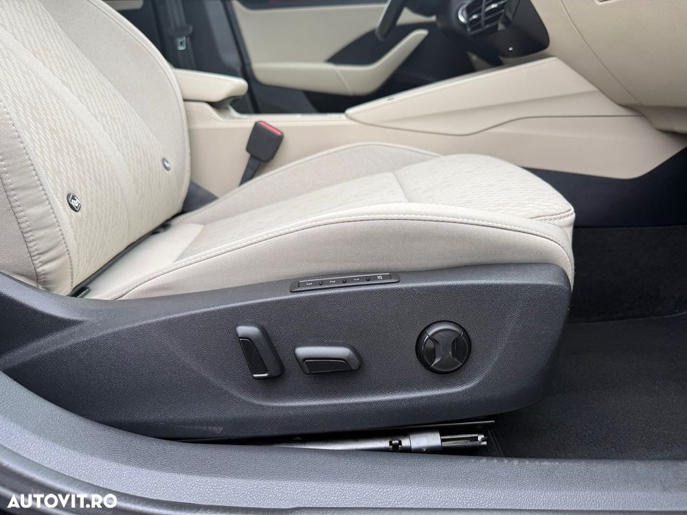 Skoda Octavia Combi 2.0 TDI DSG Premium Edition - 15