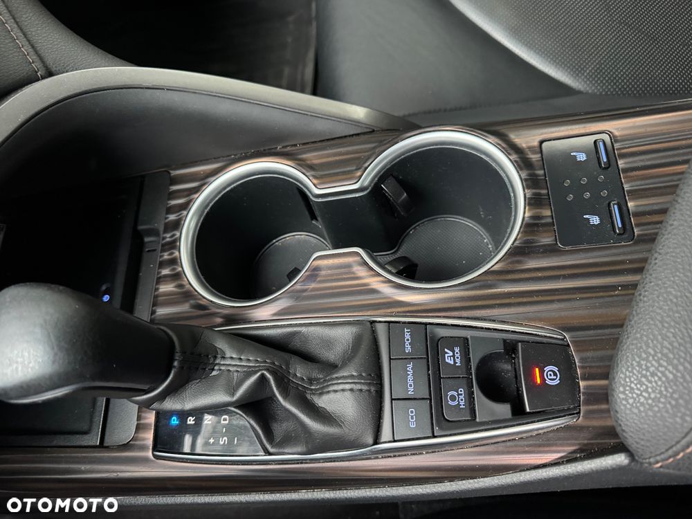 Toyota Camry 2.5 Hybrid Executive CVT - 20