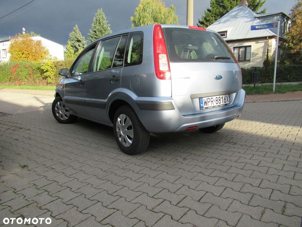 Ford Fusion 1.4 + - 9