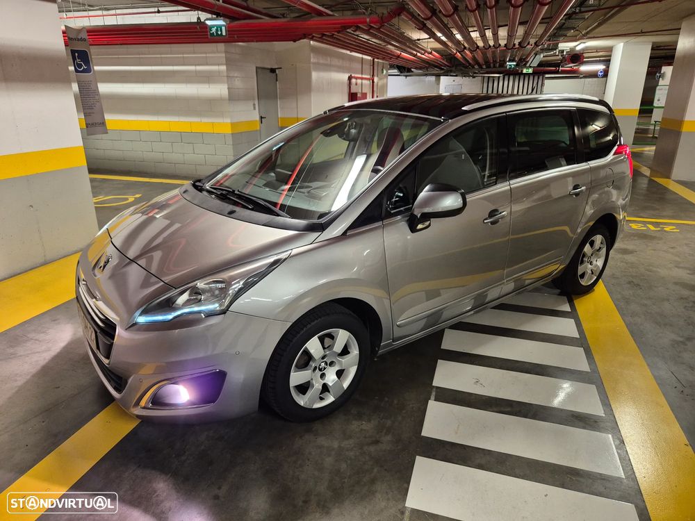 Peugeot 5008 1.6 HDi 7L Allure - 1