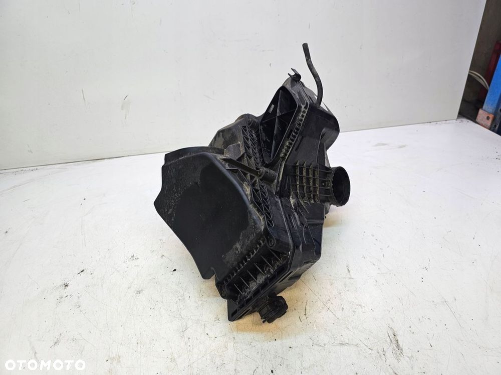 OBUDOWA FILTRA POWIETRZA AUDI A4 B8 A5 8K0133835BH - 2