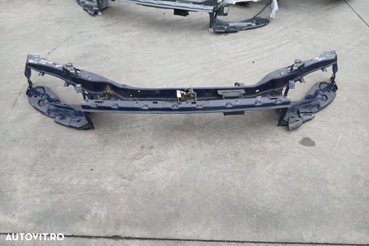 Trager / Calandru 2.0 D 30674771 2.0 D 30674771 Volvo V50 1 [2003 - 2 - 1