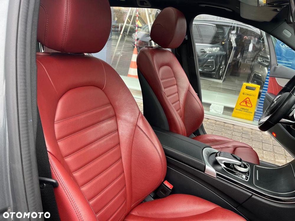 Mercedes-Benz Klasa C 200 4MATIC 9G-TRONIC - 25