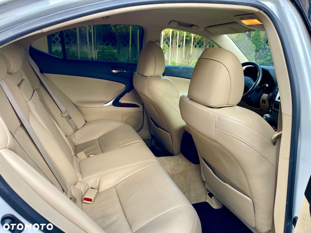 Lexus IS 250 Luxury Line - 21