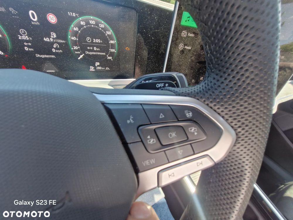 Volkswagen Passat Variant 2.0 TDI SCR DSG R-Line - 25