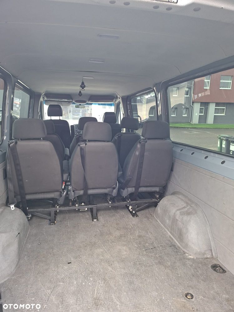 Mercedes-Benz Sprinter - 15