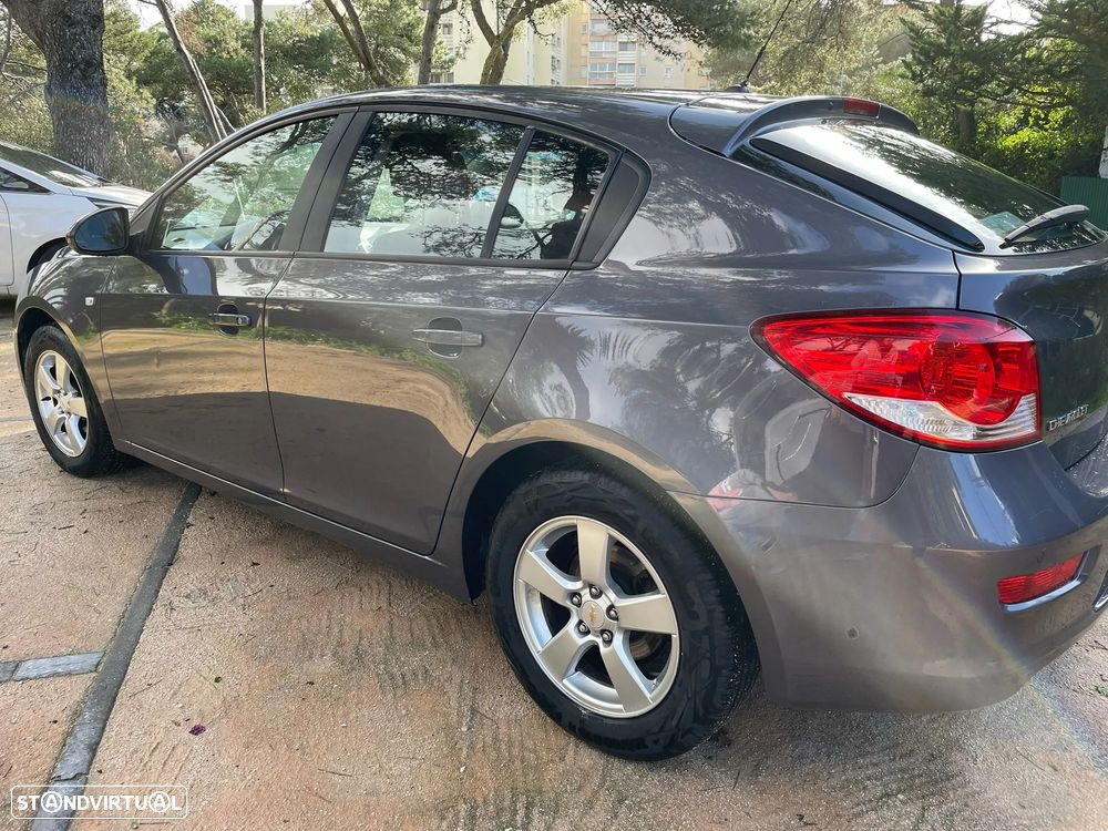 Chevrolet Cruze 1.6 LT - 6
