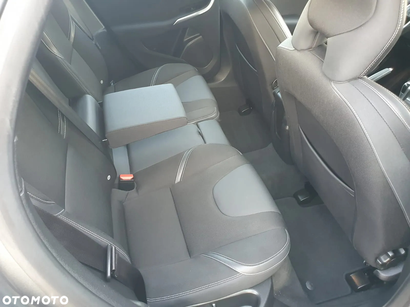 Volvo V40 D4 Drive-E Momentum - 34