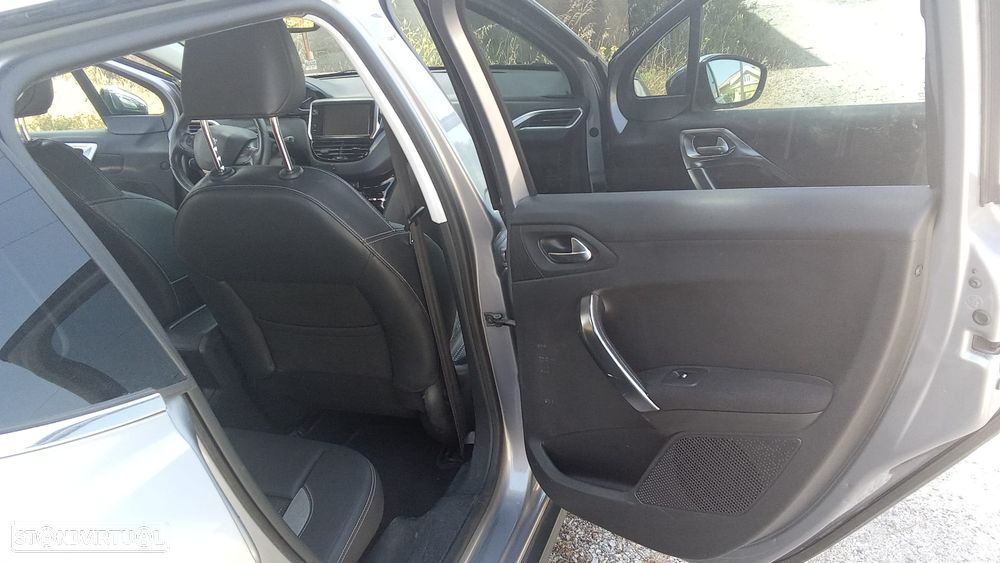 Peugeot 2008 1.6 e-HDi Allure - 22
