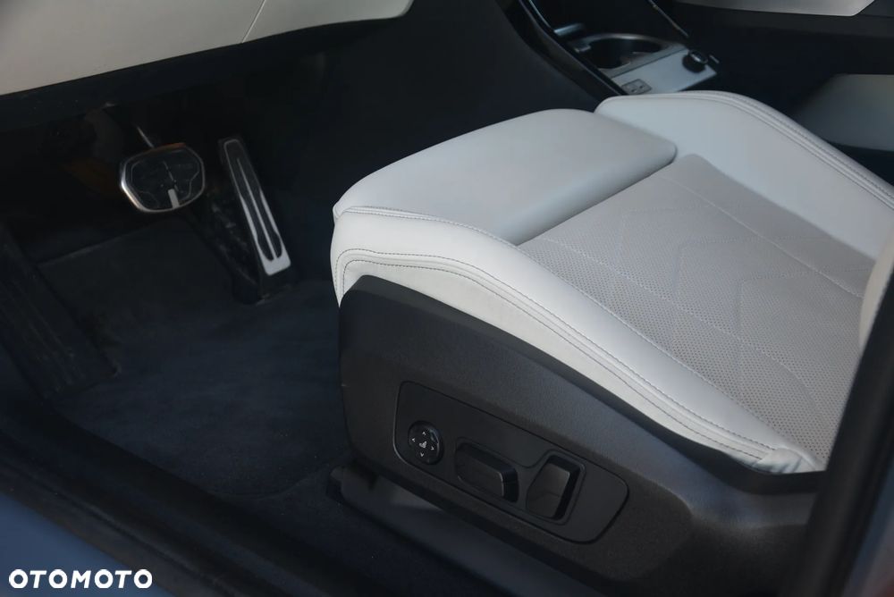 BMW iX2 eDrive20 66.5kWh M Sport - 15