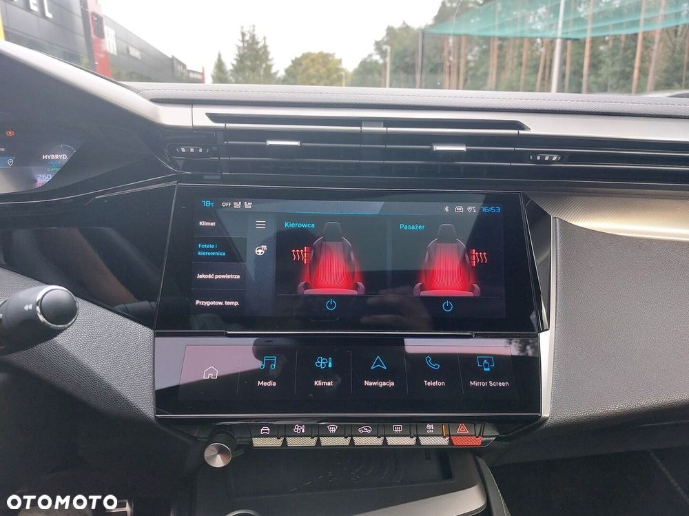 Peugeot 408 - 27