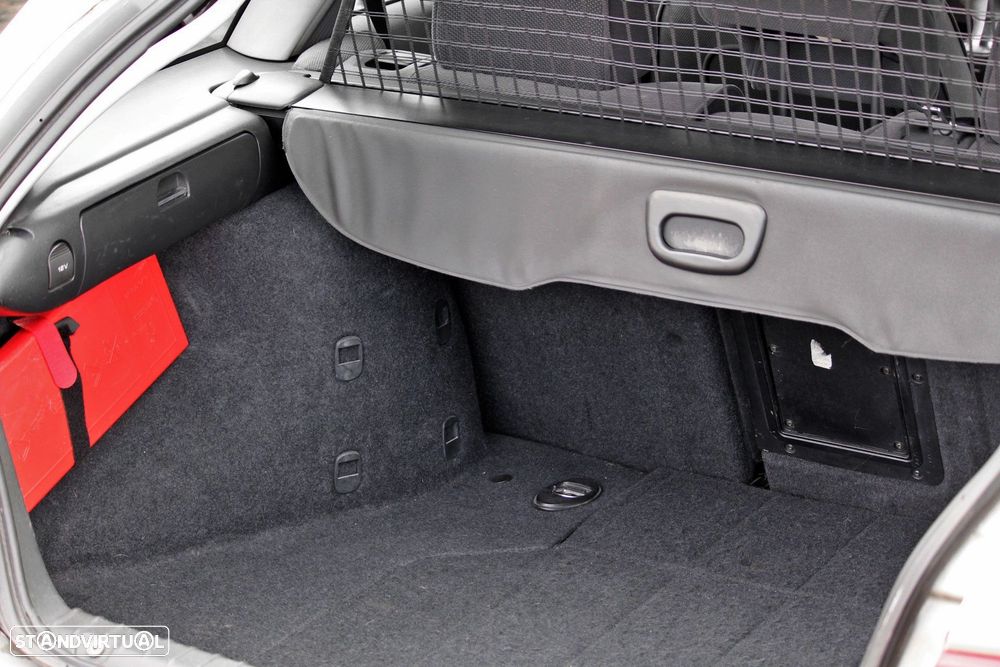 Alfa Romeo 156 Sportwagon 1.9 JTD 16V Distinctive - 21