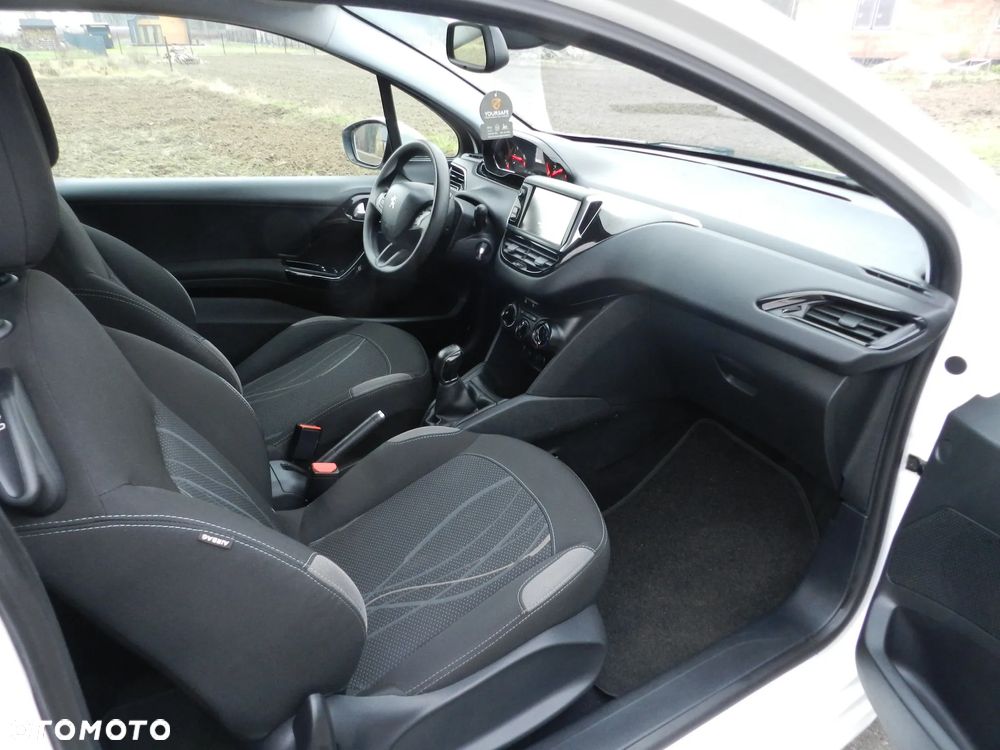 Peugeot 208 1.2 PureTech Active - 22