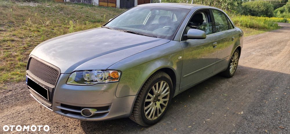 Audi A4 Limousine - 1