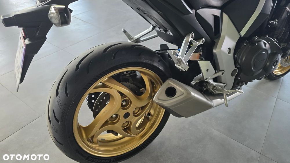 Honda CB - 23