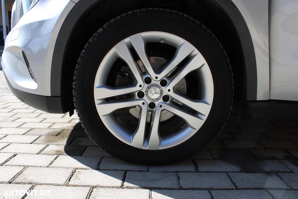 Mercedes-Benz GLA 220 CDI 4MATIC 7G-DCT - 21