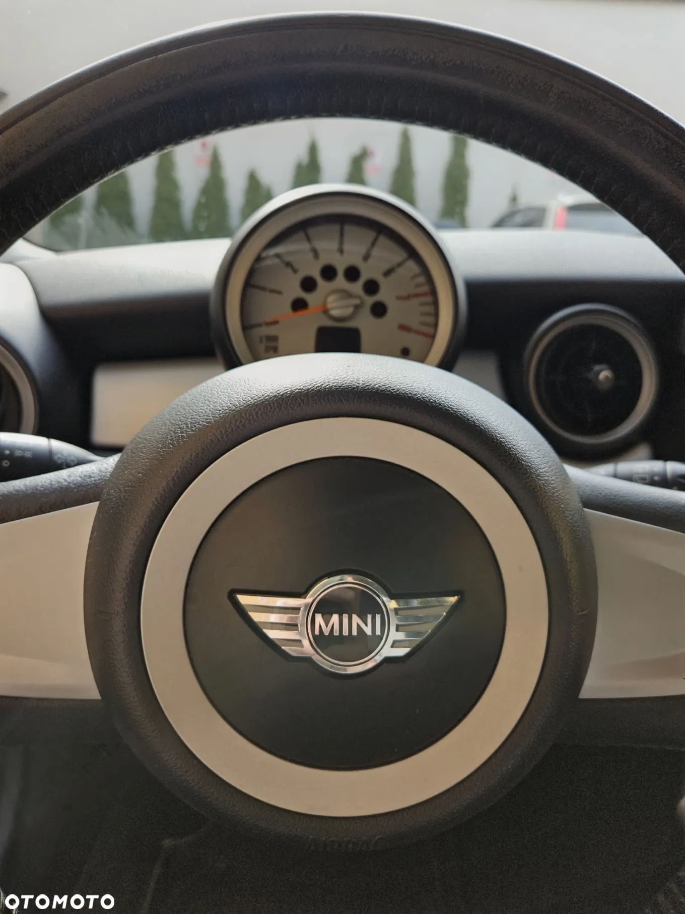 MINI ONE Standard - 11