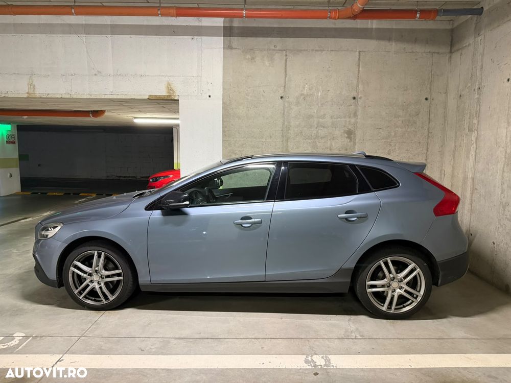 Volvo V40 T5 VEA AWD Aut Momentum - 2