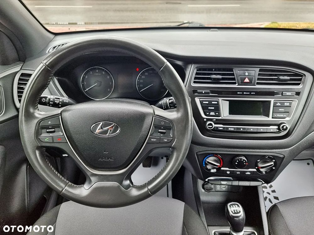 Hyundai i20 1.2 - 10