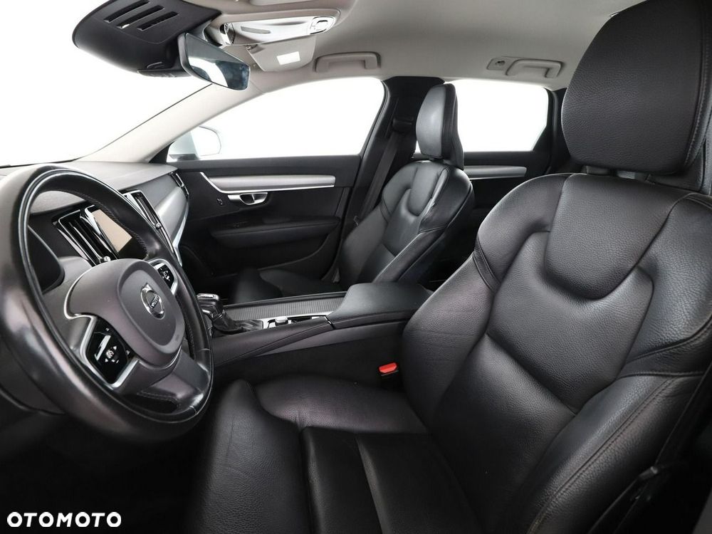 Volvo V90 D3 Momentum Pro - 14