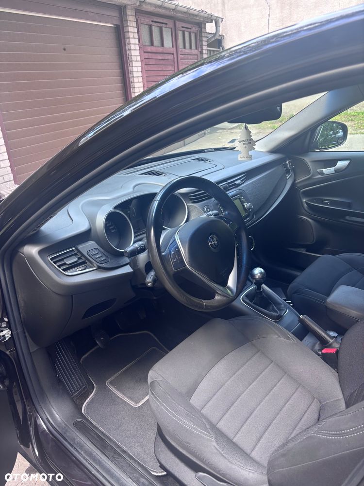 Alfa Romeo Giulietta 2.0 JTDM - 5