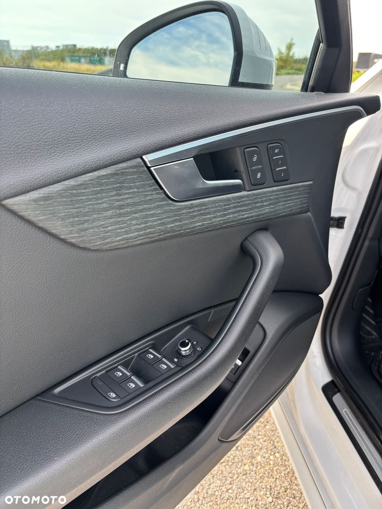 Audi A4 Limousine - 12