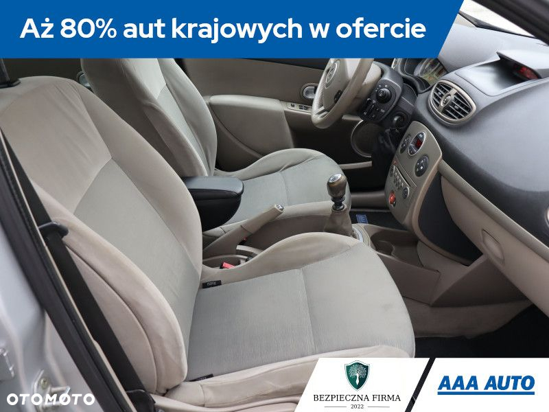 Renault Clio - 10