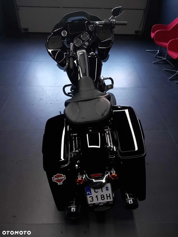 Harley-Davidson Touring Road Glide - 2