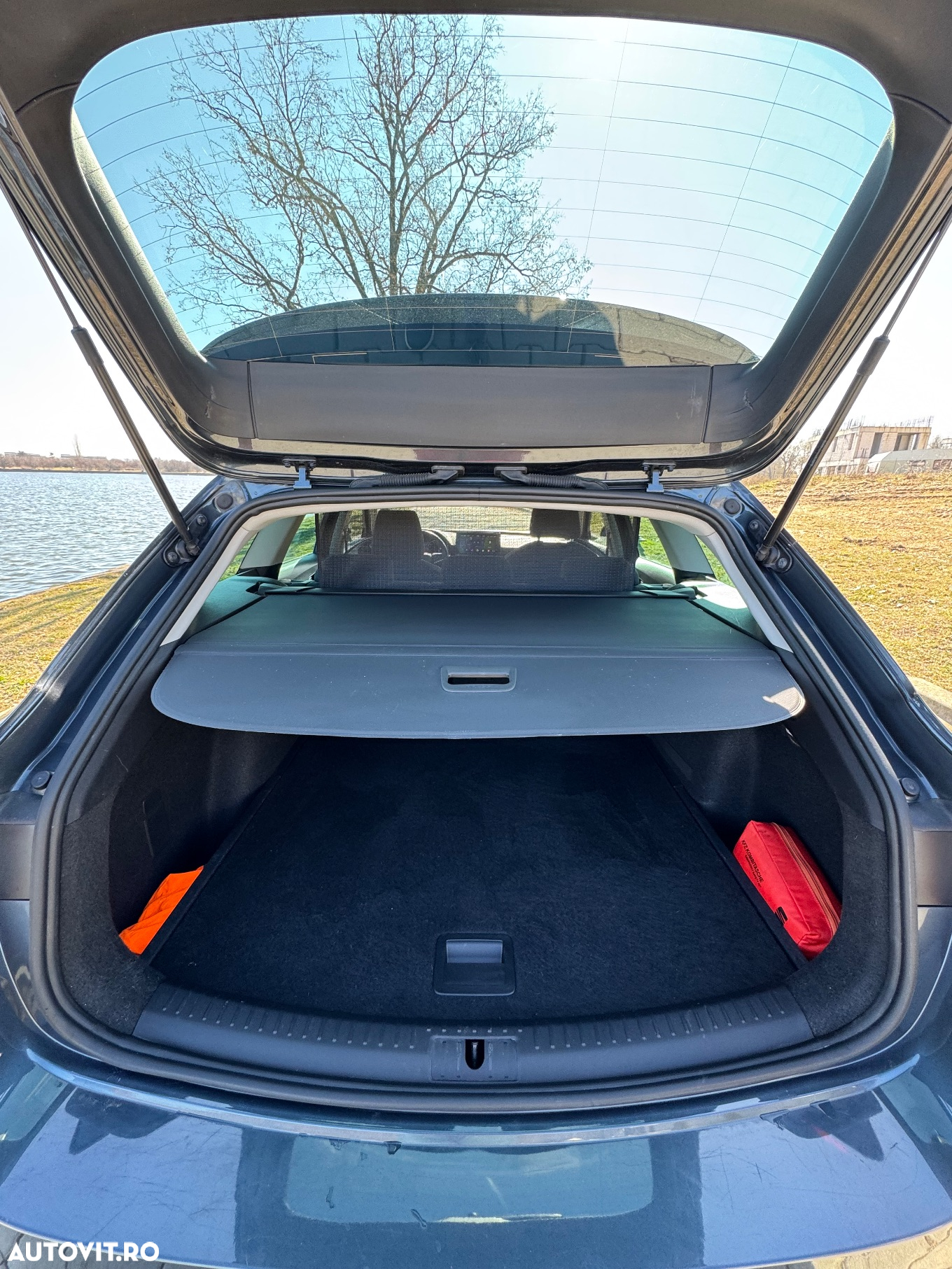 Seat Leon Sportstourer 2.0 TDI DSG Style Edition - 10