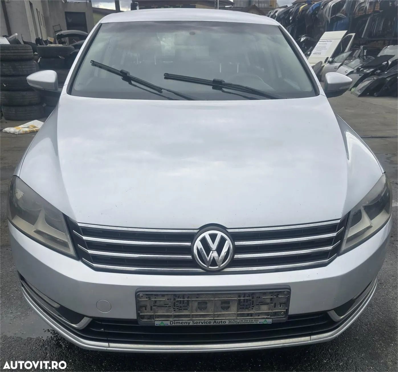 Volkswagen Passat - 1
