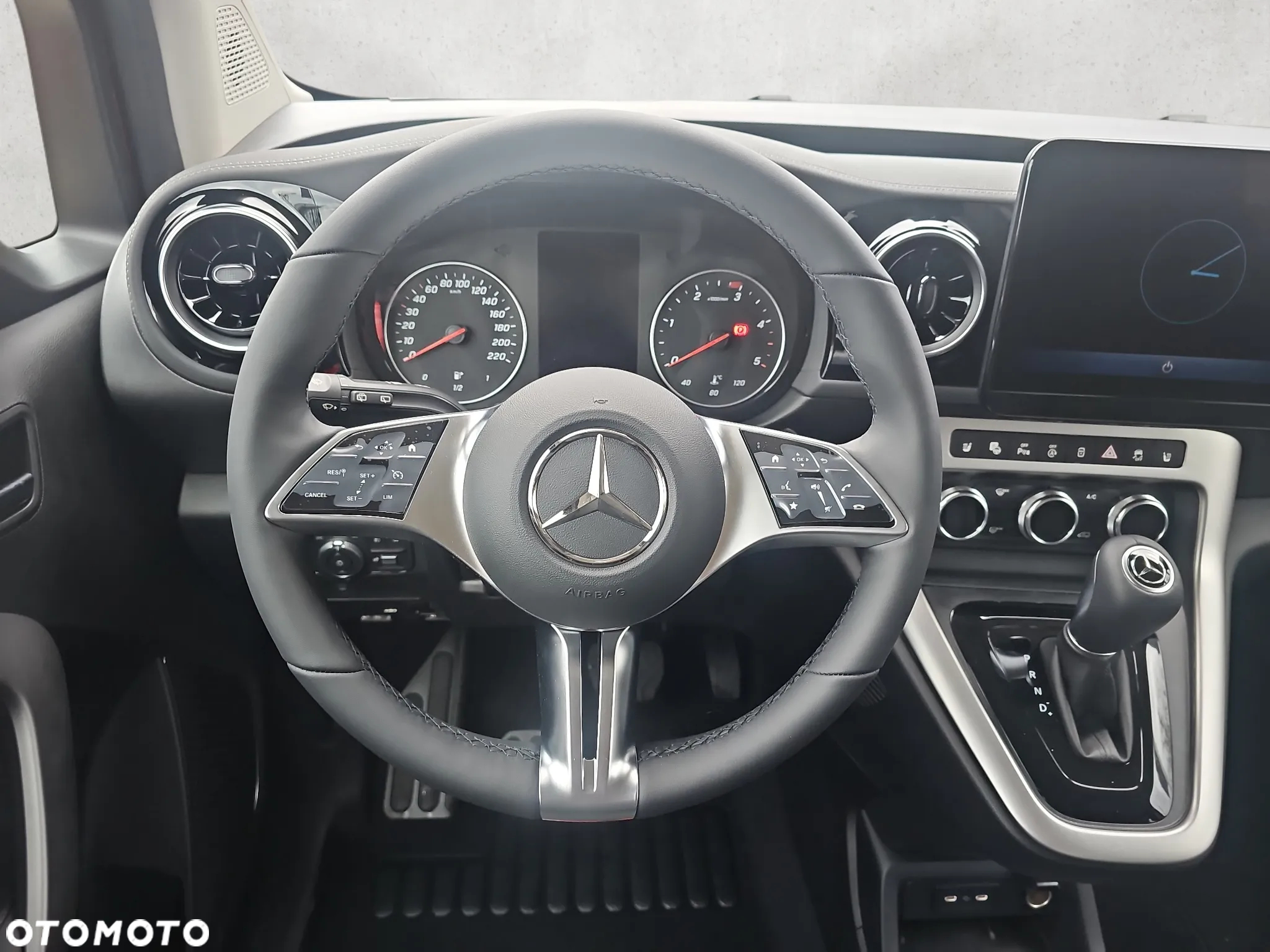 Mercedes-Benz Klasa T 180 d Progressive - 14