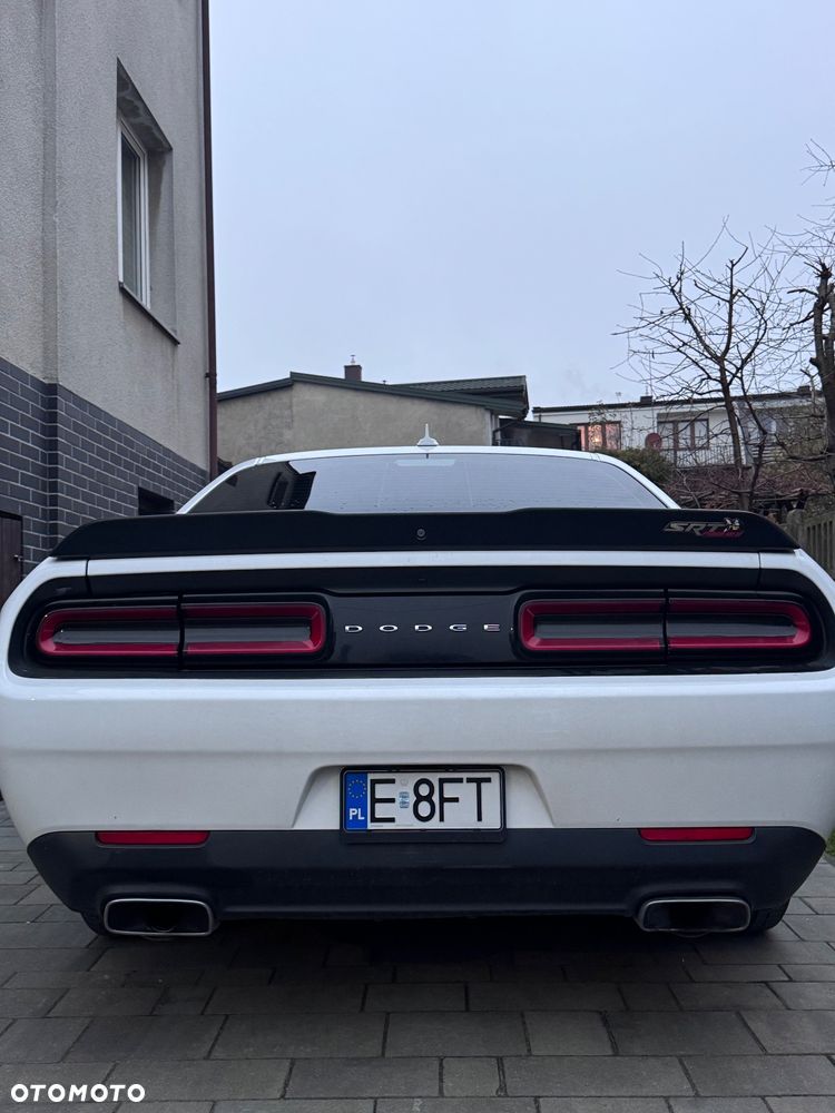 Dodge Challenger - 3
