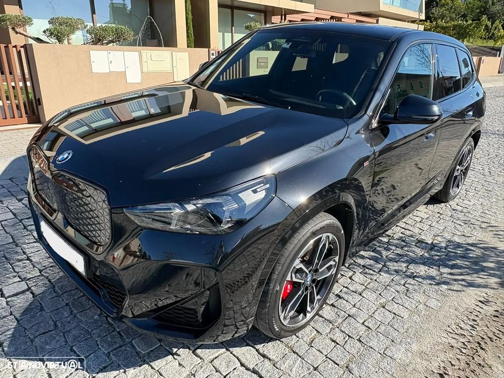 BMW iX1 eDrive20 Pack Desportivo M - 2