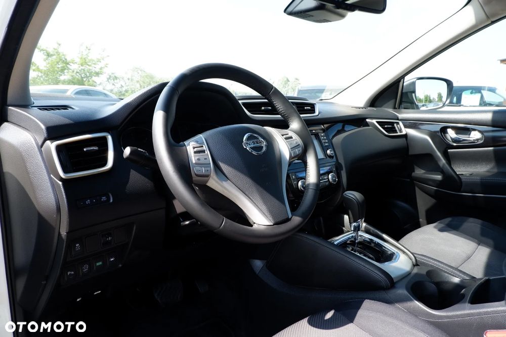 Nissan Qashqai 1.6 dCi Xtronic N-Connecta - 25