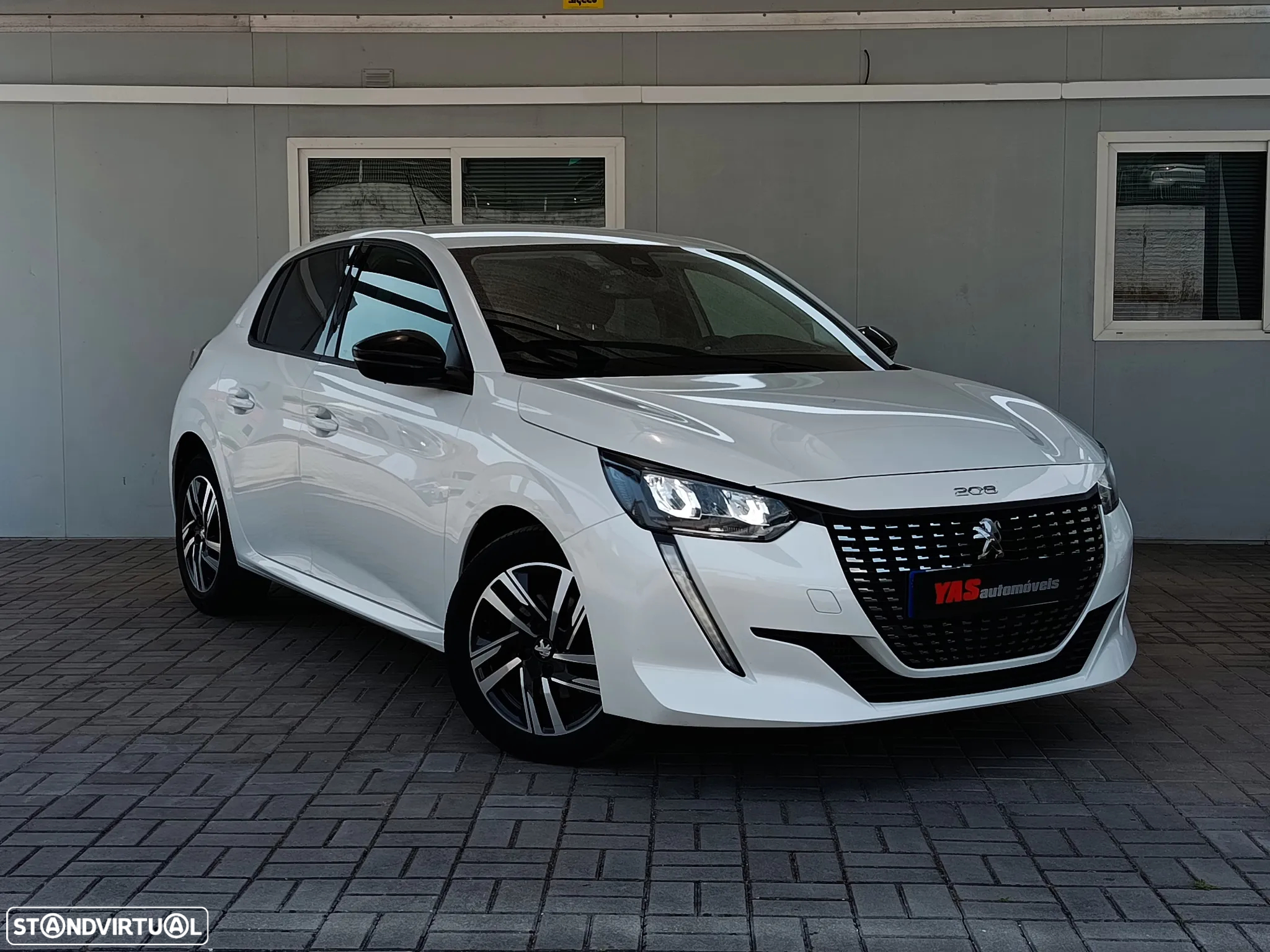 Peugeot 208 - 3