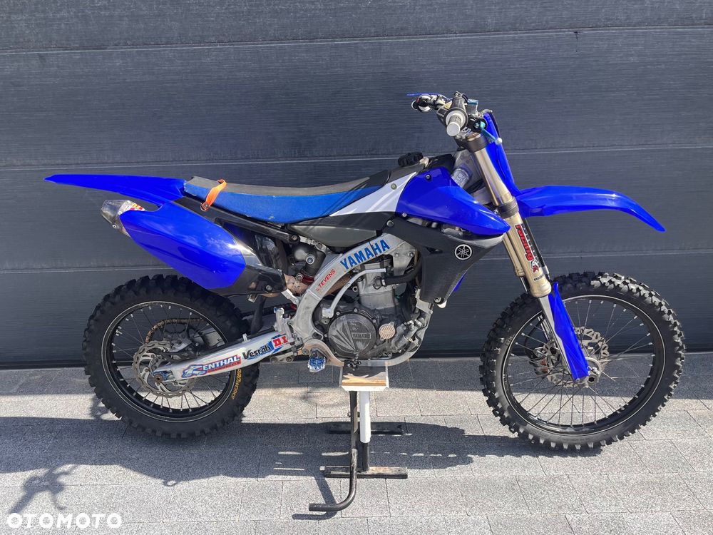 Yamaha YZF - 4