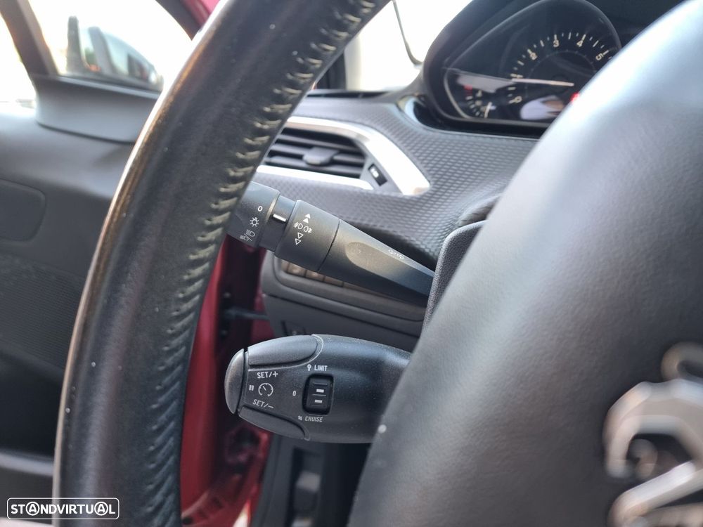 Peugeot 208 1.2 PureTech Active - 16