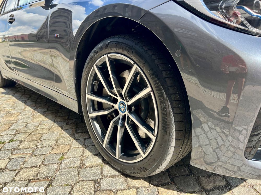 BMW Seria 3 330e PHEV xDrive - 13