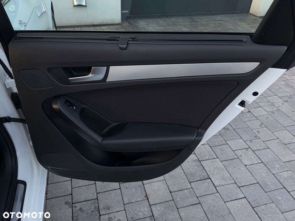 Audi A4 Avant 2.0 TDI Quattro - 33