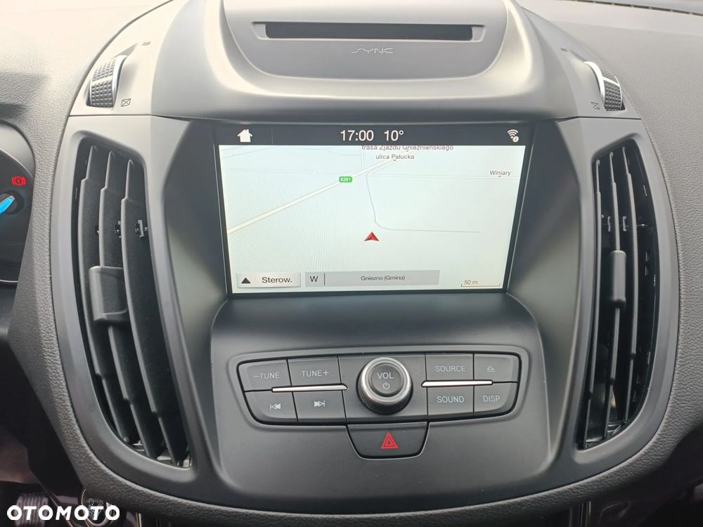 Ford Kuga 1.5 EcoBoost 2x4 Titanium - 24