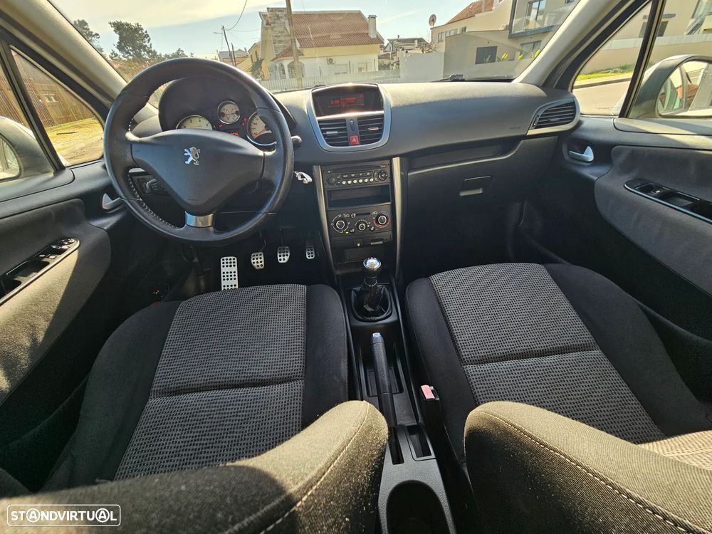 Peugeot 207 1.4 16V Sport - 11