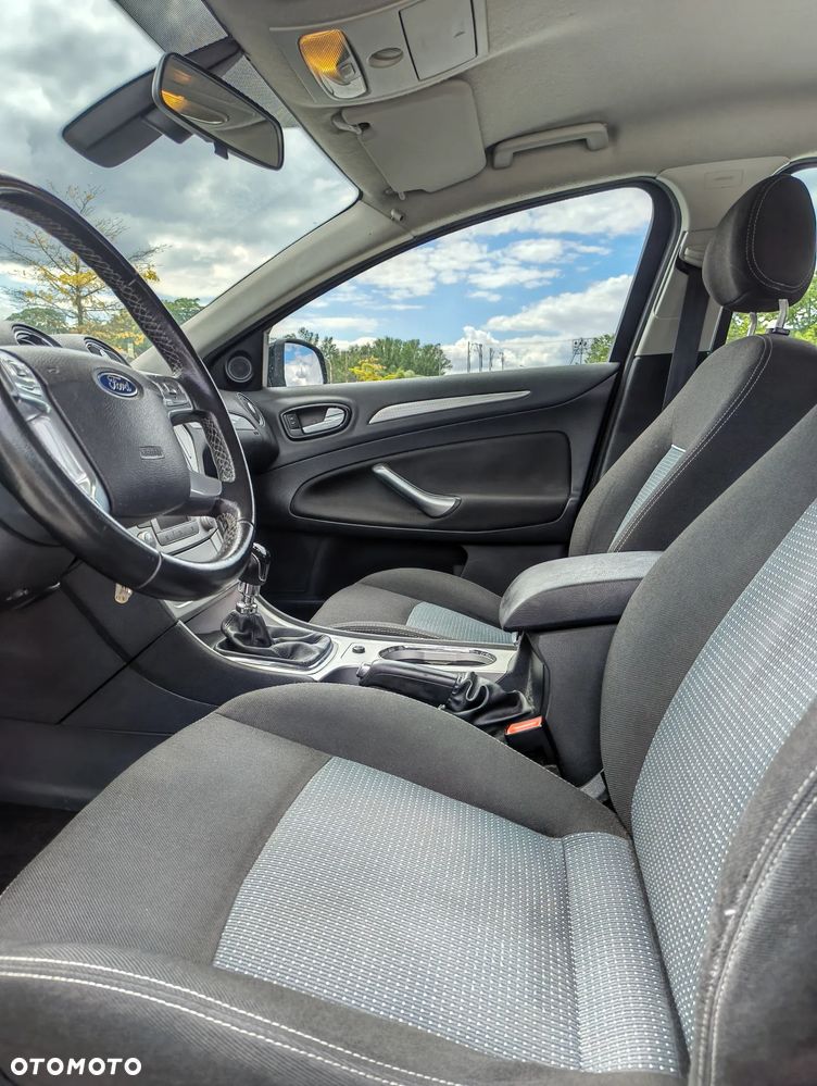 Ford Mondeo 2.2 TDCi Trend - 12