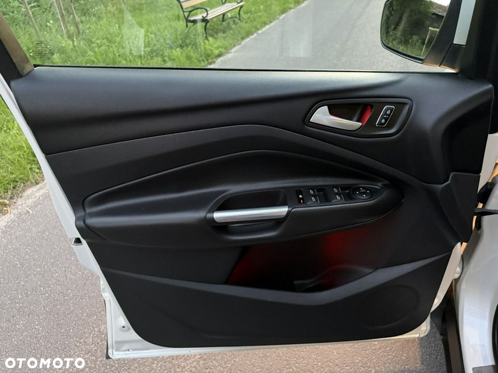 Ford Kuga - 19