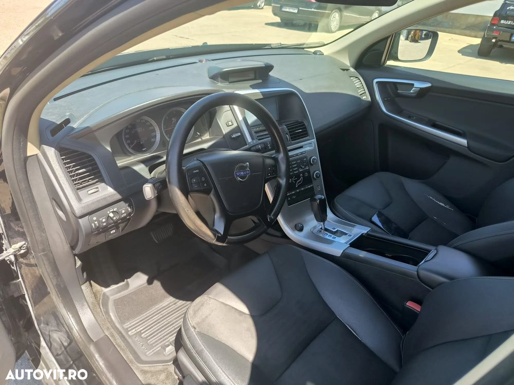 Volvo XC 60 D5 AWD A6 Basic - 7
