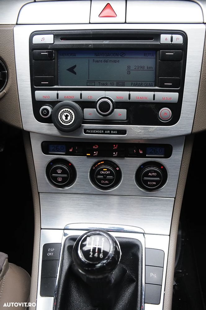 Volkswagen Passat Variant 2.0 TDI Highline DPF - 12