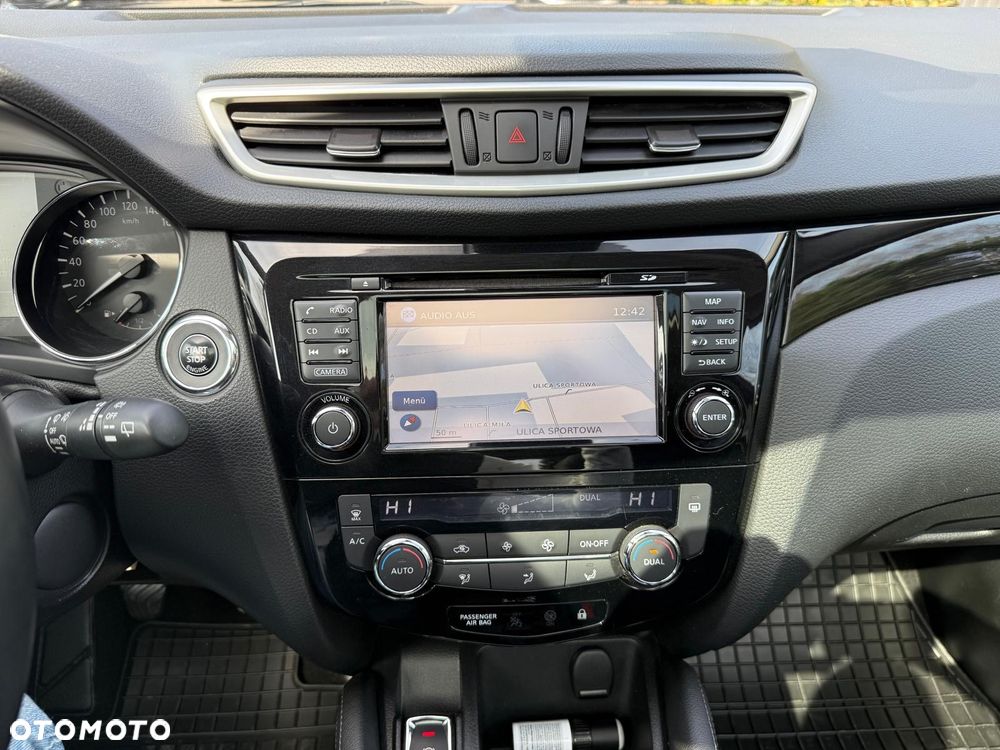 Nissan Qashqai 1.6 DIG-T N-Connecta - 16